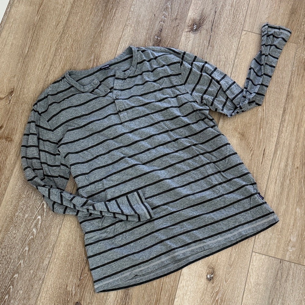 Patagonia Gray Striped Men's Shirt